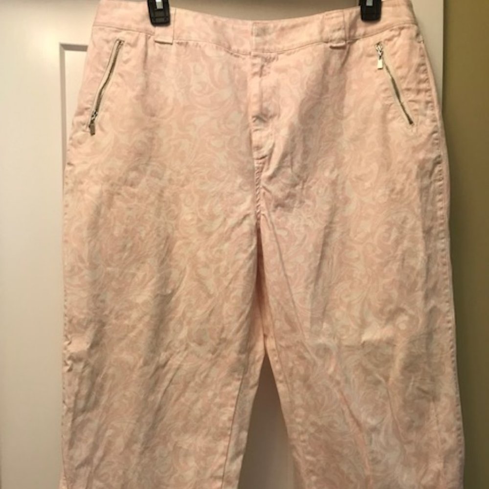 Ankle length pink and white flat front pant